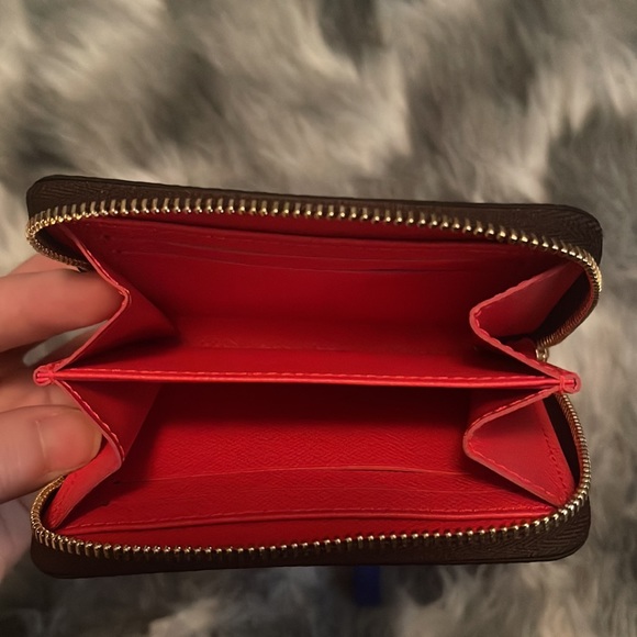 2021 Louis Vuitton Christmas Animation Vivienne Zippy Coin Purse - Picture 7 of 16